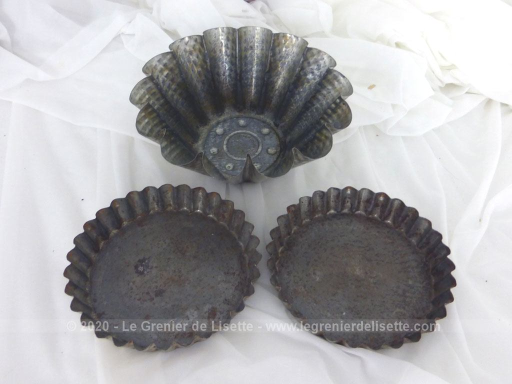 Vendu Petits Moules A Gateaux Pour Decoration Vintage Le Grenier De Lisette