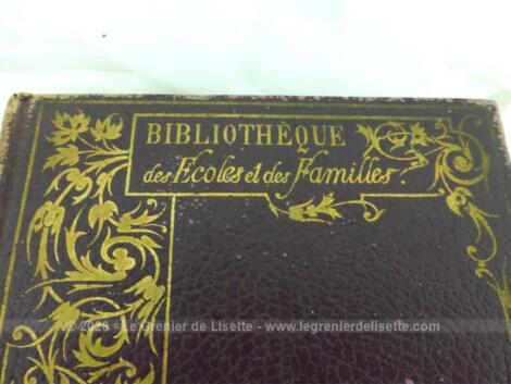 Ancien livre de la Bibliothèque des Ecoles et des Familles de 1888 avec encore à l'intérieur l'étiquette du Prix décerné daté de l'année scolaire 1889-1890 et concerne le livre "Curiosités Scientifiques" par Albert Levy.