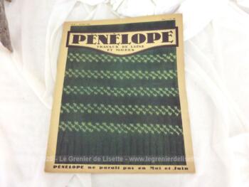 Ancienne revue "Pénélope" "Travaux de Laine et Modes" datée du 15 avril 1934,. avec sur 20 pages des explications de modèles à réaliser au tricot, forcement vintages !