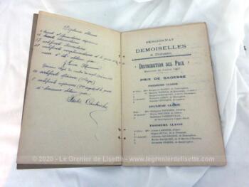 Voici une brochure de "Distribution des Prix" au Pensionnat de Demoiselles à Dohem du mercredi 31 juillet 1907