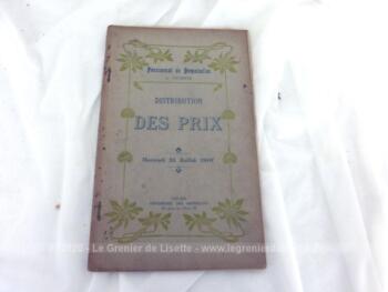 Voici une brochure de "Distribution des Prix" au Pensionnat de Demoiselles à Dohem du mercredi 31 juillet 1907