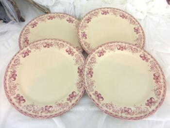 Voici un lot de quatre grandes assiettes plates en porcelaine décorées d'une frise de fruits de 27 cm de diamètre . Très tendance shabby !