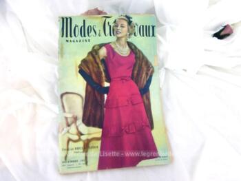 Voici la revue Modes et Travaux de décembre 1957 sur 136 pages avec des dessins et photos de superbes robes et des explications avec mini patrons.