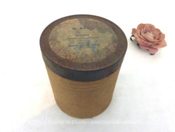 Pour phonographe, voici une ancienne boite vide à cylindre Pathé n°949 portant l'étiquette "Romance" "L'Enfant et le Polichinelle" par Magnier, chanté par Mary Boyer de l'Opéra Comique.