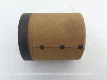 Pour phonographe, voici une ancienne boite vide à cylindre Pathé n°542 portant l'étiquette "La Mascotte" chanté par Piccaluga de l'Opéra Comique.