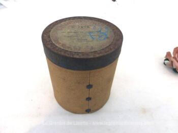 Pour phonographe, voici une ancienne boite vide à cylindre Pathé n°1576 portant l'étiquette "Les Cloches de Corneville" par Planquette, "Une servante, que m'importe"" chanté par Boyer de l'Opéra Comique.