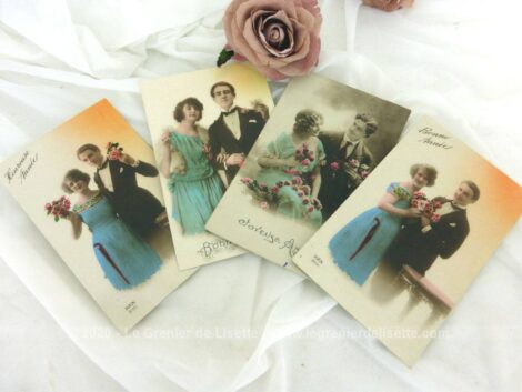 Voici quatre anciennes cartes postales colorisées représentant des couples souhaitant la "Bonne Année" datées de 1923, 1926, 1927 et 1929.
