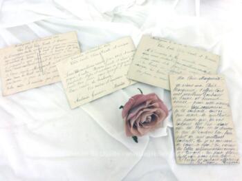Voici quatre anciennes cartes postales colorisées représentant des portraits de femmes souhaitant la 