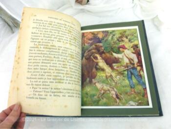 Voici un ancien livre pour enfants "Etonnantes Aventures du Robinson Suisse et de sa Famille" aux Editions Nelson, daté de 1912
