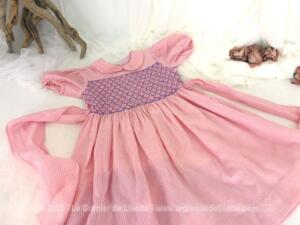 Adorable robe vichy rose avec smocks