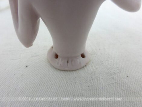 Ancien petit buste de figurine de marquise en porcelaine allemande numérotée à habiller pour décorer boite ou poudrier.