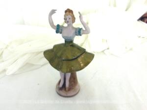 Figurine céramique danseuse jupe dorée