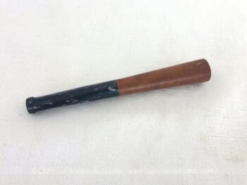 Ancien fume cigarette en bois et bakélite, bel objet vintage et unisexe dans la tendance actuelle. Comme neuf.