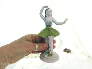 Figurine céramique danseuse jupe piédestal