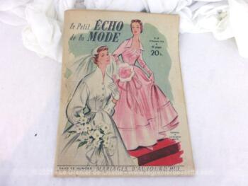 Pour les adeptes du pur vintage des années 50, voici une revue de "Le Petit Echo de la Mode" datée du 29 novembre 1953 en grand format, véritable trésor de 68 ans avec des modèles et des patrons... Tout le mystère de l'élégance pour l'hiver 1953.