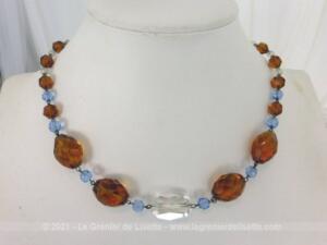 Ancien collier perles de verre couleur ambre et bleue