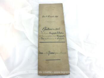 Voici un acte notarié sur une quatre doubles pages pour une vente réalisée le 8 novembre 1892 servant de quittance pour 800 Francs.