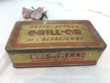 Voici une ancienne boite en métal de 21.5 x 11 x 6.5 cm des biscuits Petit-Beurre Grill-or de l'Alsacienne. Originale et vintage !