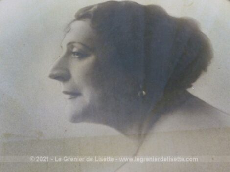 Ancien cadre ovale bois décors plâtre profil femme années 40