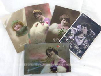 Datées de 1917 à 1919, voici un lot de 5 anciennes cartes avec en décors de superbes portraits colorisés de femme pour souhaiter une 