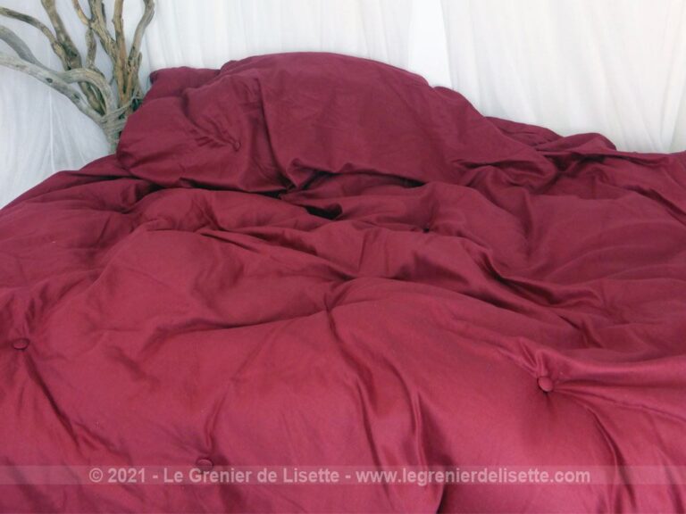 Ancien édredon garni et ses boutons - Le Grenier de Lisette