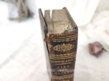 Voici un très ancien livre de 1826 portant le titre de 