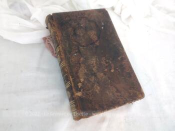 Voici un très ancien livre de 1826 portant le titre de 