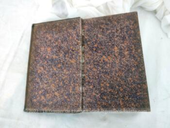 Voici un très ancien livre de 1826 portant le titre de 