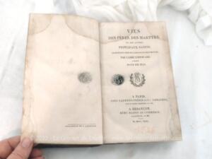 Ancien Livre “Vie des Saints du mois de mai” daté de 1826
