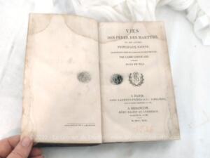 Ancien Livre « Vie des Saints du mois de mai » daté de 1826
