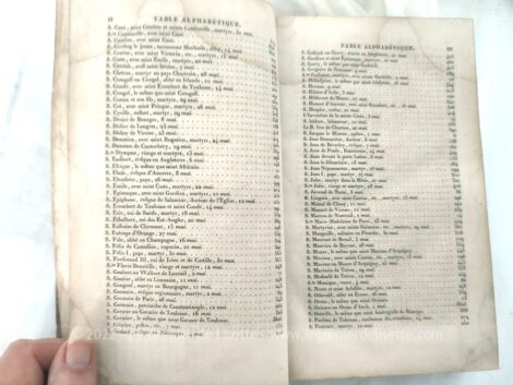 Voici un très ancien livre de 1826 portant le titre de "Vie des Pères, des Martyrs et des autres Principaux Saints" pour le mois de Mai sur 580 pages.