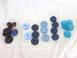 Lot de 17 boutons tons bleu