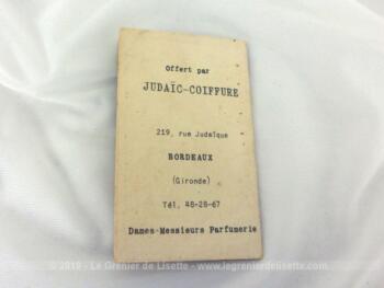 Voici un ancien almanach miniature pour l'année 1962 avec l'image du parfum Espace de Chéramy Paris, cadeau publicitaire de Judaïc-Coiffure à Bordeaux.