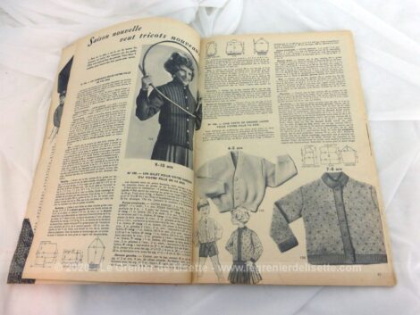 Voici la revue Modes et Travaux d'octobre 1958 sur 139 pages avec des dessins et photos de superbes robes et des explications avec mini patrons