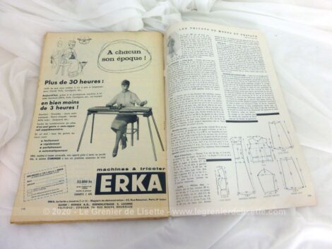 Voici la revue Modes et Travaux d'octobre 1958 sur 139 pages avec des dessins et photos de superbes robes et des explications avec mini patrons
