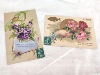 Voici deux superbes et anciennes cartes postales "Poisson d'Avril" avec de doux dessins de fleurs et messages remplis de tendresse.