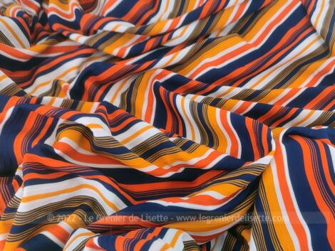 Tendance seventeen, voici un coupon de tissus d'habillement extensible à rayures orange, marine, blanc et potiron de 160 x 100 cm + 100 x 75 cm.
