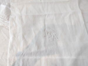 Ancienne taie traversin monogrammes MA et dentelle