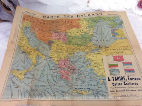 Datant des premières décennies du XX°, voici une ancienne carte routière éditée par A.Taride, pour automobilistes et Cyclistes portant le nom de Carte des Balkans.
