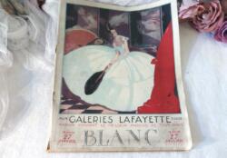 Voici un grand catalogue "Aux Galeries Lafayette" pour le Blanc daté du mardi 27 janvier datant des années 1910/1920. Superbe !