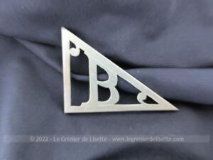 Monogramme triangle métal B à incruster