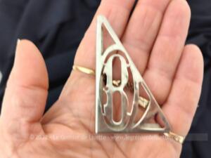 Monogramme triangle métal B pour insérer coin