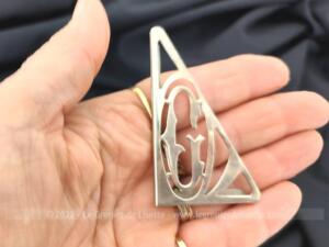 Monogramme triangle métal G pour insérer coin