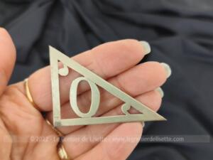 Monogramme triangle métal O à incruster