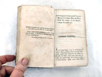 Voici un très ancien livre de 1828 portant le titre de 
