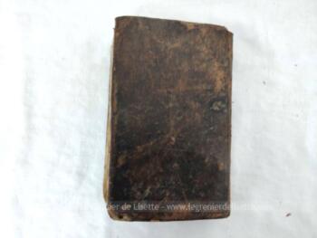 Voici un très ancien livre de 1828 portant le titre de 