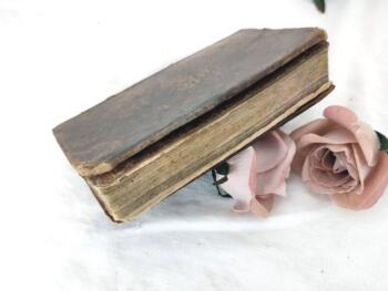 Voici un très ancien livre de 1828 portant le titre de 