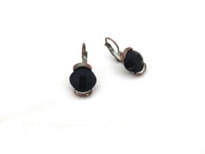 Boucles d’oreilles vintages perle verre noire facettes