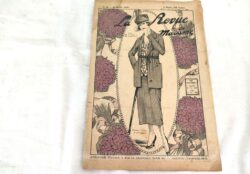 Ancienne revue "La Revue de Madame", dont voici le numéro 24 daté du 20 mars 1919 parfait pour découvrir la mode du début des années 20.