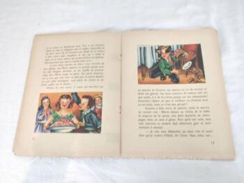 Voici un ancien livre "Zoupette Maitresse de Maison" datant de 1955 avec des illustrations de Marie-José Maury. Nostalgique et vintage.